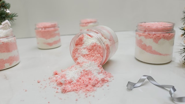 Candy Cane Fizzie Bath Powder