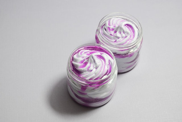 How to Make Shimmer Lotion in 4 Easy Steps