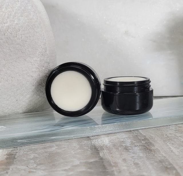 lip-balm-prettypic