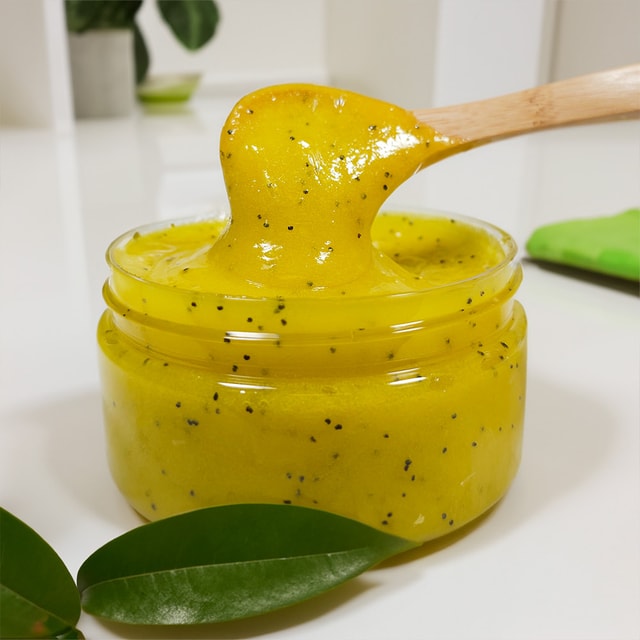 Lemon-Poppyseed-Scrub-Pretty-1