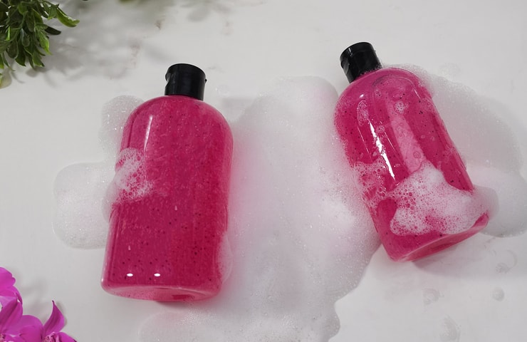 Strawberry Shower Gel Cover