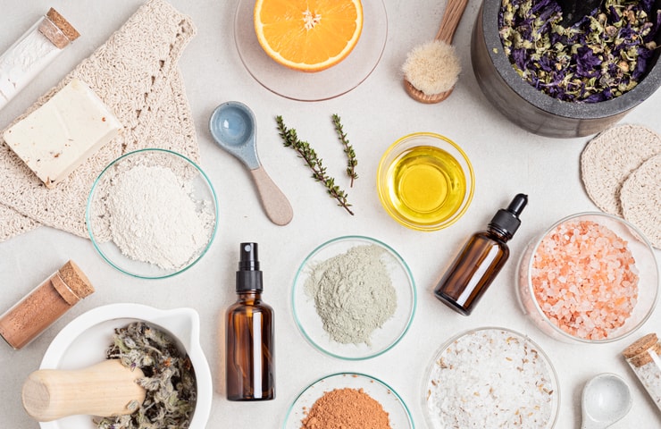 Homemade cosmetics and clay facial mask. Eco friendly diy beauty products