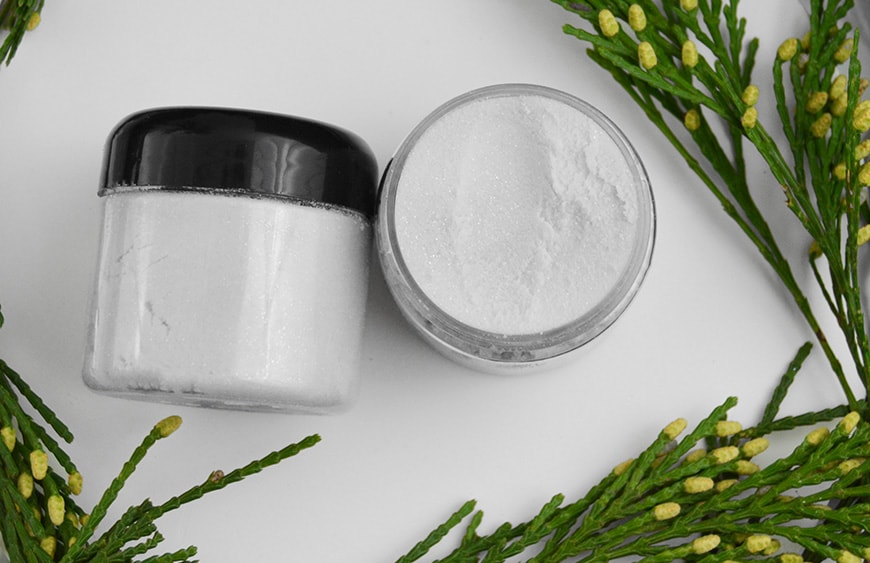 make fake snow with 4 skin safe ingredients